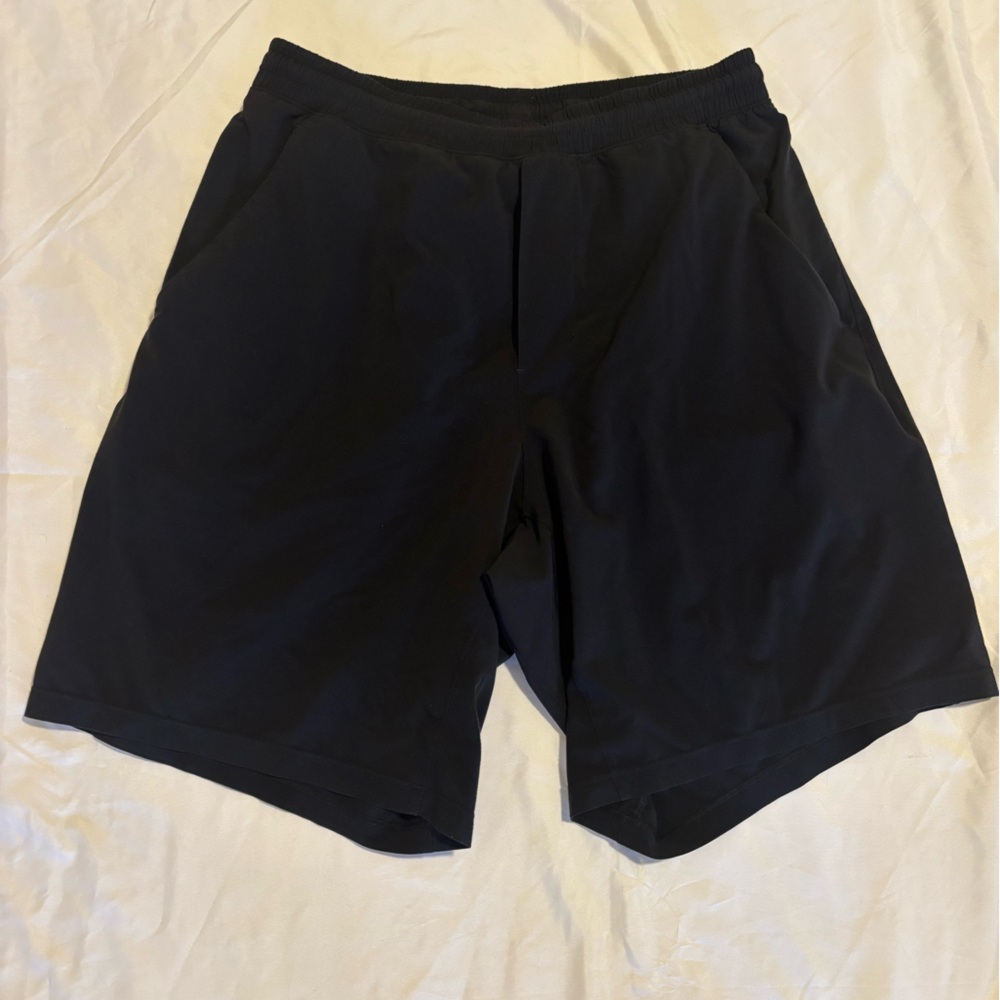 Men’s Black Pace Break 9” linerless Lululemon Medium Shorts